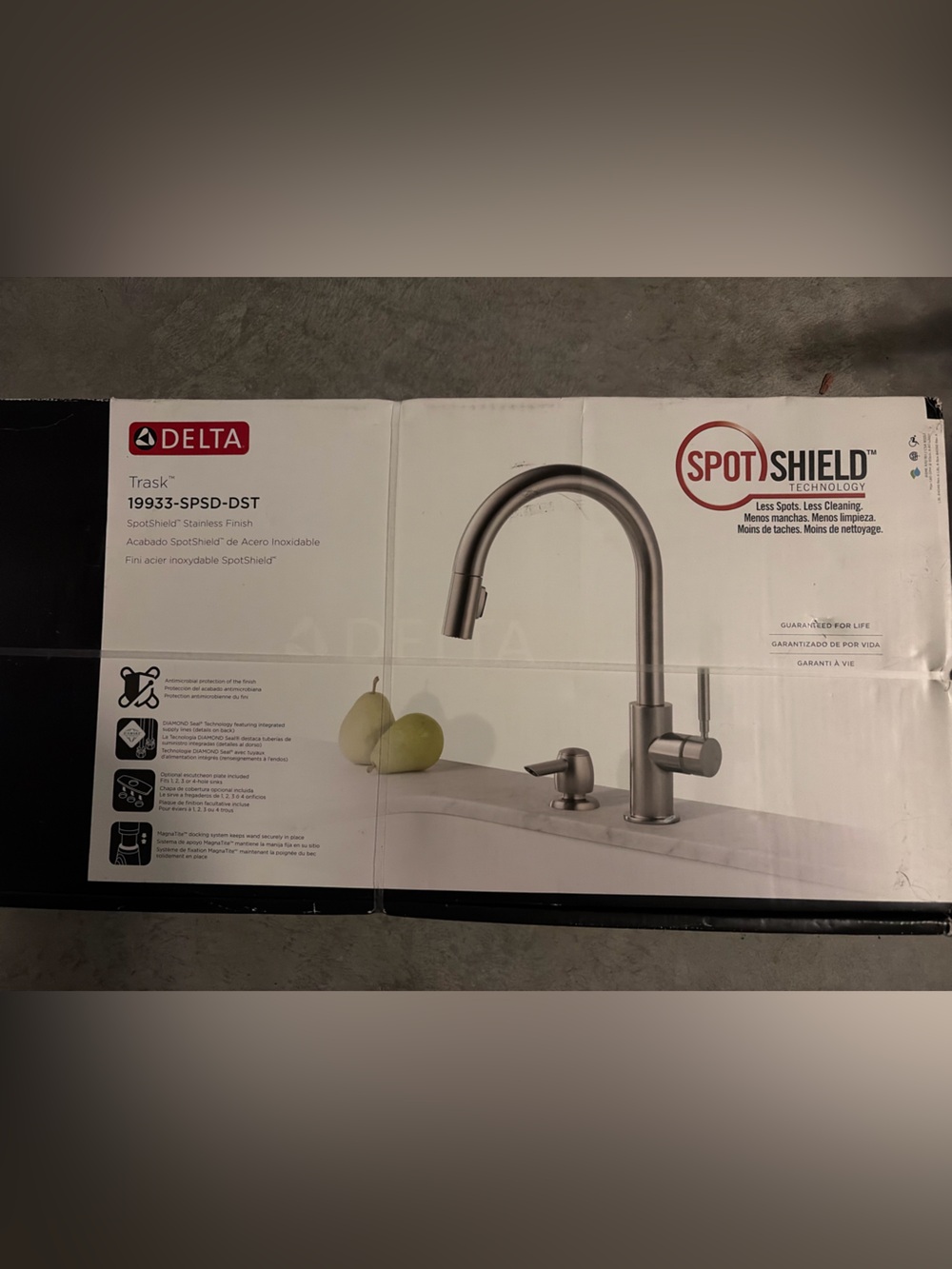 BRAND NEW Delta Trask Kitchen Faucet in Brushed Nickel